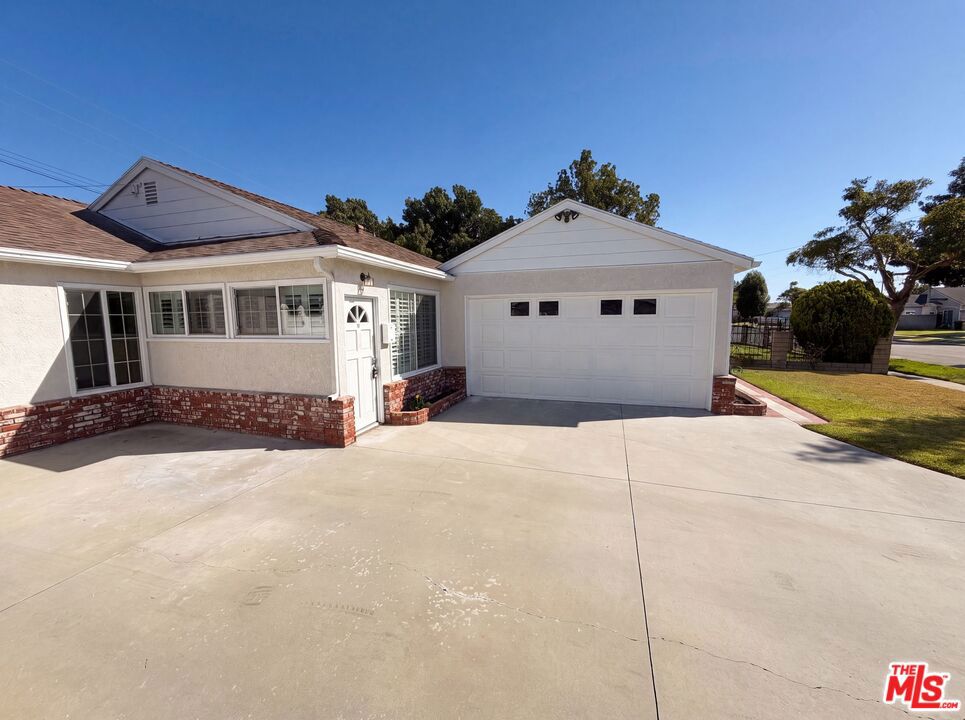11844 Graystone Avenue Property Photo 26