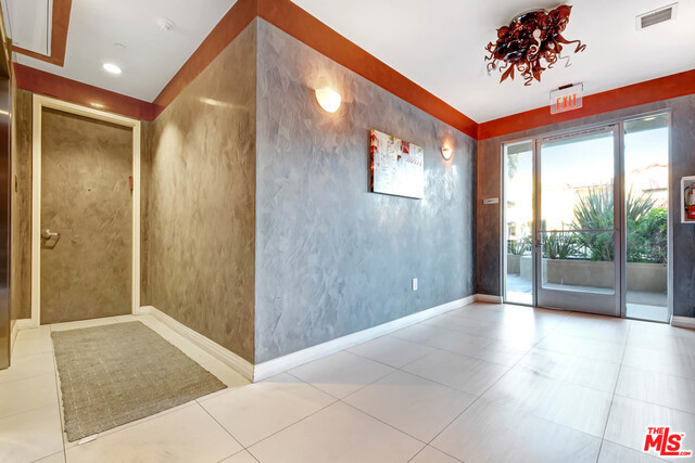 819 S Holt Avenue Ph Property Photo 5