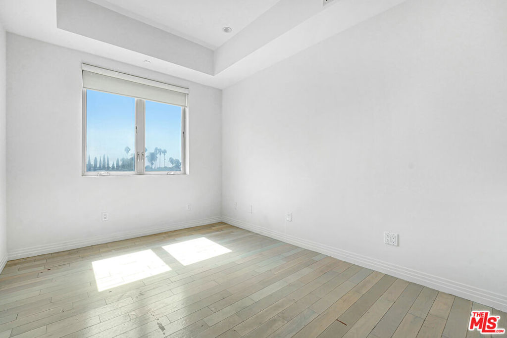 819 S Holt Avenue Ph Property Photo 9