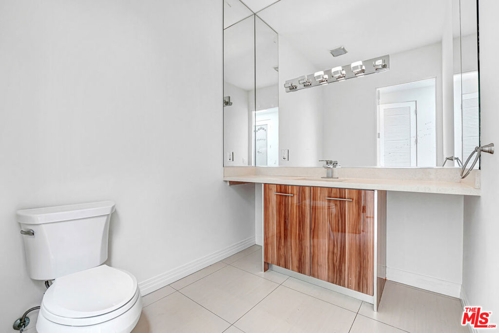 819 S Holt Avenue Ph Property Photo 10