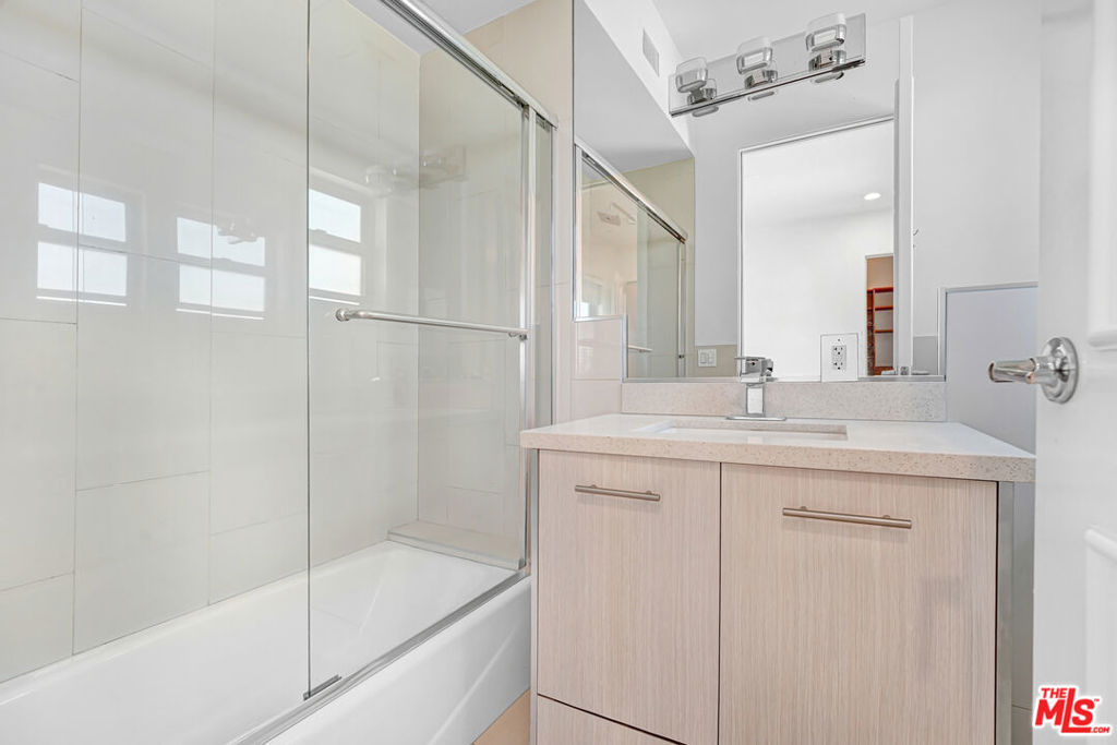 819 S Holt Avenue Ph Property Photo 13