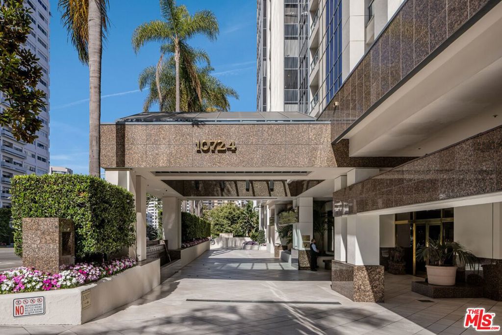 10724 Wilshire Boulevard 712 Property Photo 2