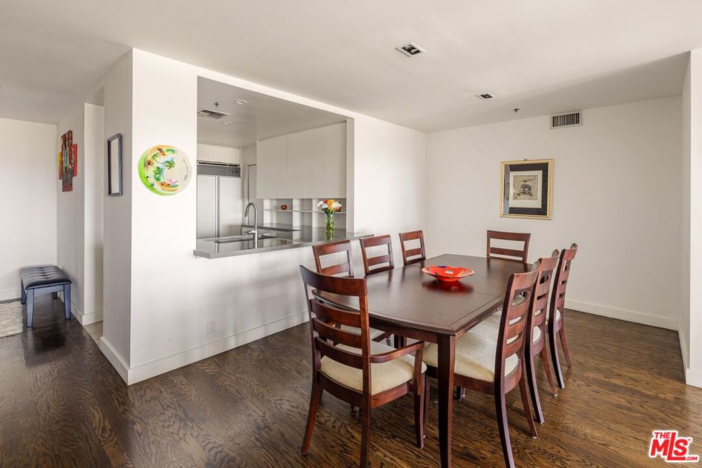 10724 Wilshire Boulevard 712 Property Photo 13