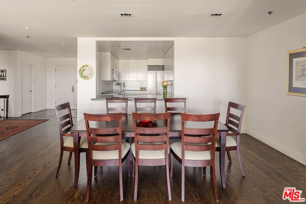 10724 Wilshire Boulevard 712 Property Photo 14
