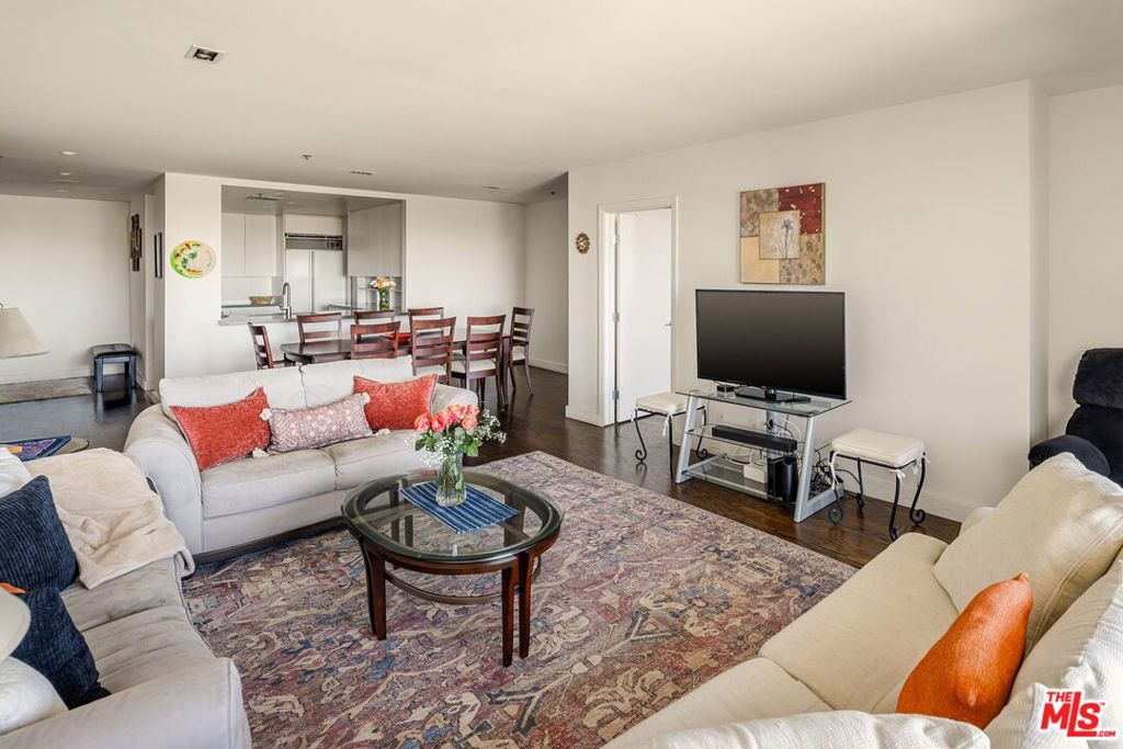 10724 Wilshire Boulevard 712 Property Photo 17
