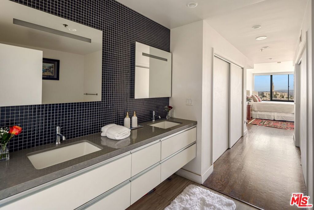 10724 Wilshire Boulevard 712 Property Photo 22