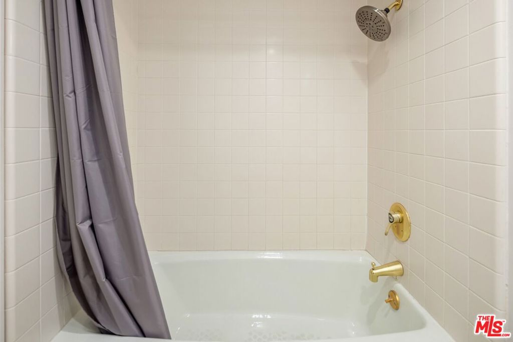 10724 Wilshire Boulevard 712 Property Photo 32