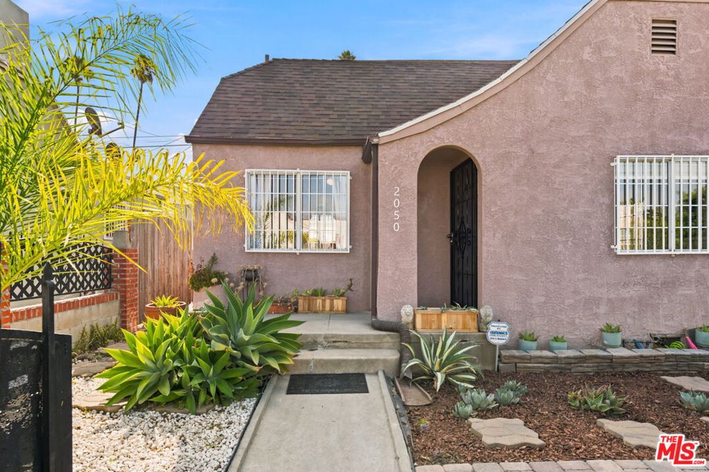2050 Claudina Avenue Property Photo 2