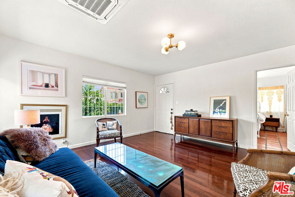2050 Claudina Avenue Property Photo 6