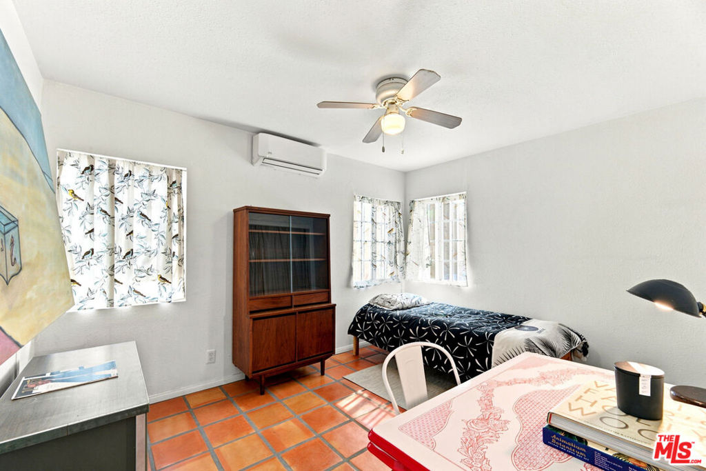 2050 Claudina Avenue Property Photo 15