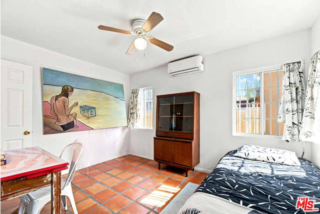 2050 Claudina Avenue Property Photo 16