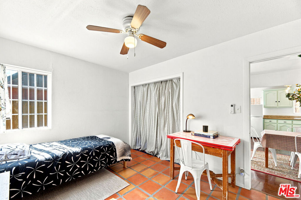 2050 Claudina Avenue Property Photo 17
