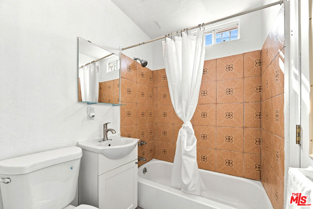 2050 Claudina Avenue Property Photo 19