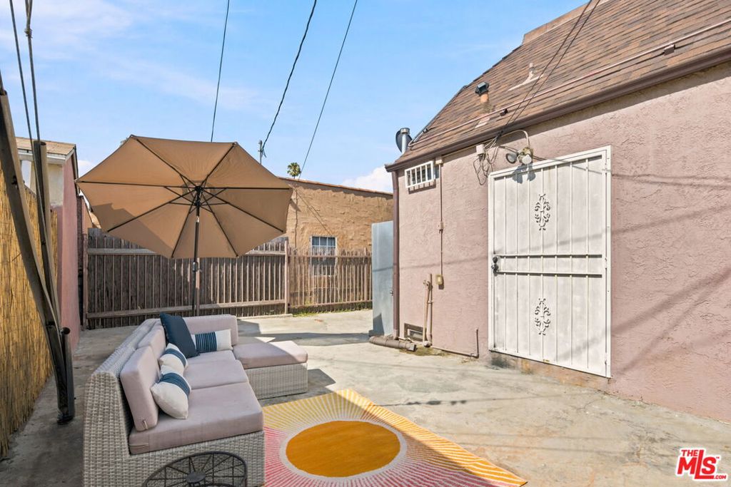 2050 Claudina Avenue Property Photo 23