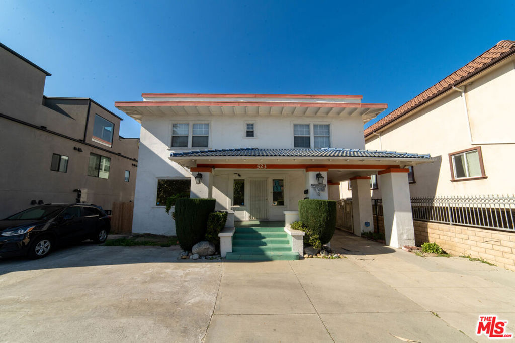 523 S Wilton Place Property Photo 1