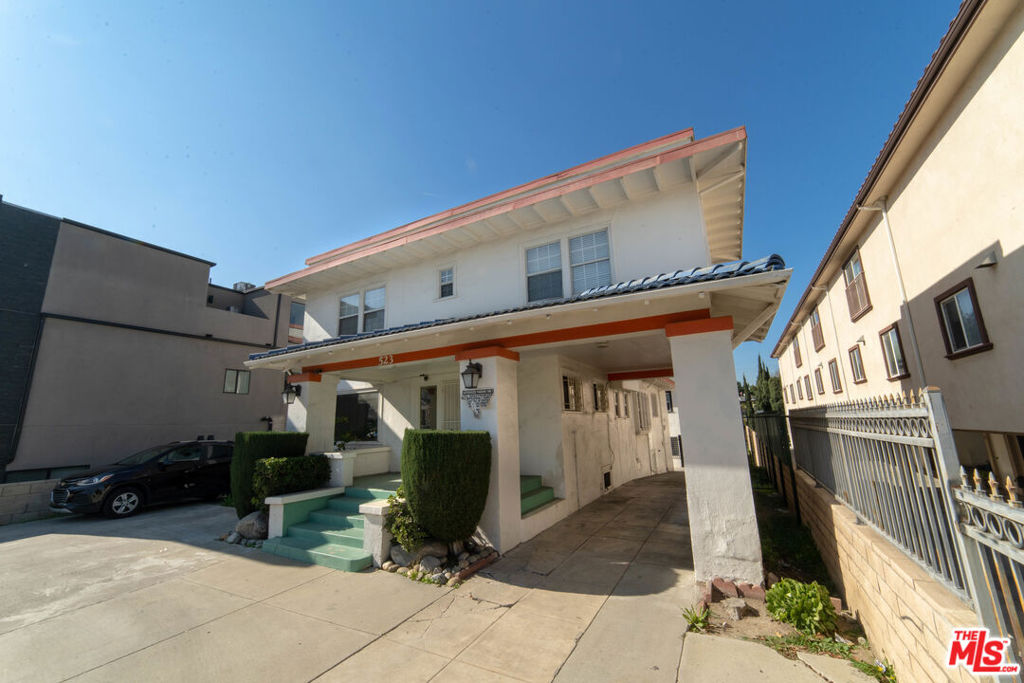 523 S Wilton Place Property Photo 8