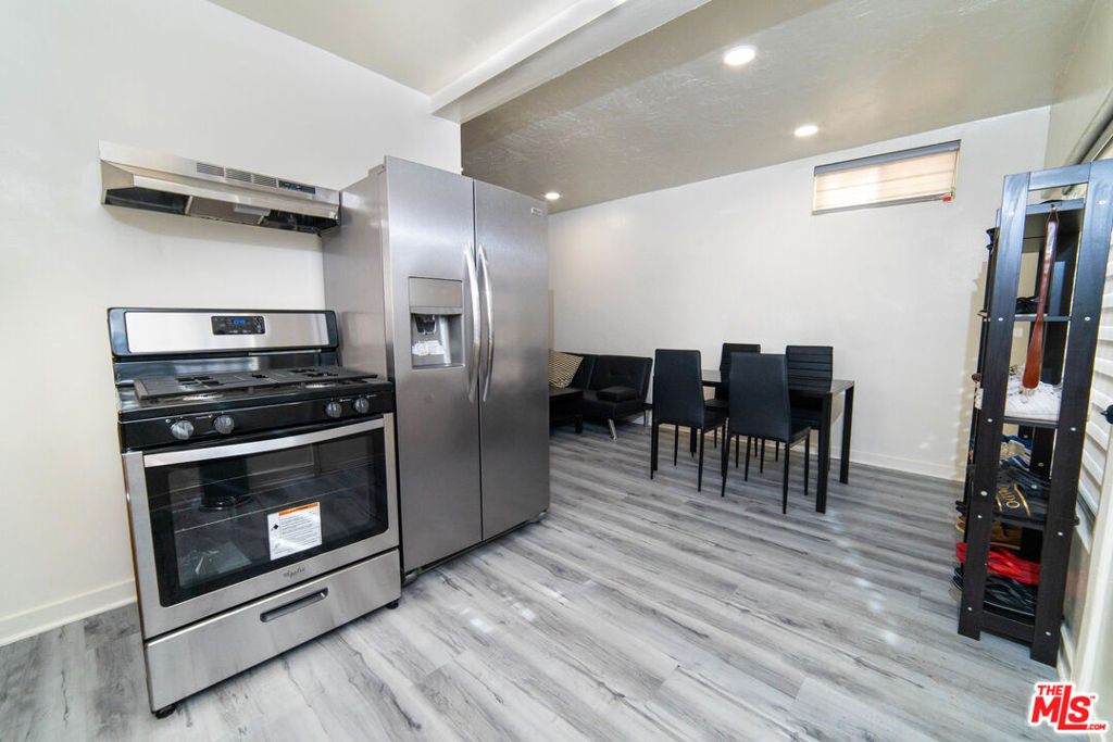 523 S Wilton Place Property Photo 14