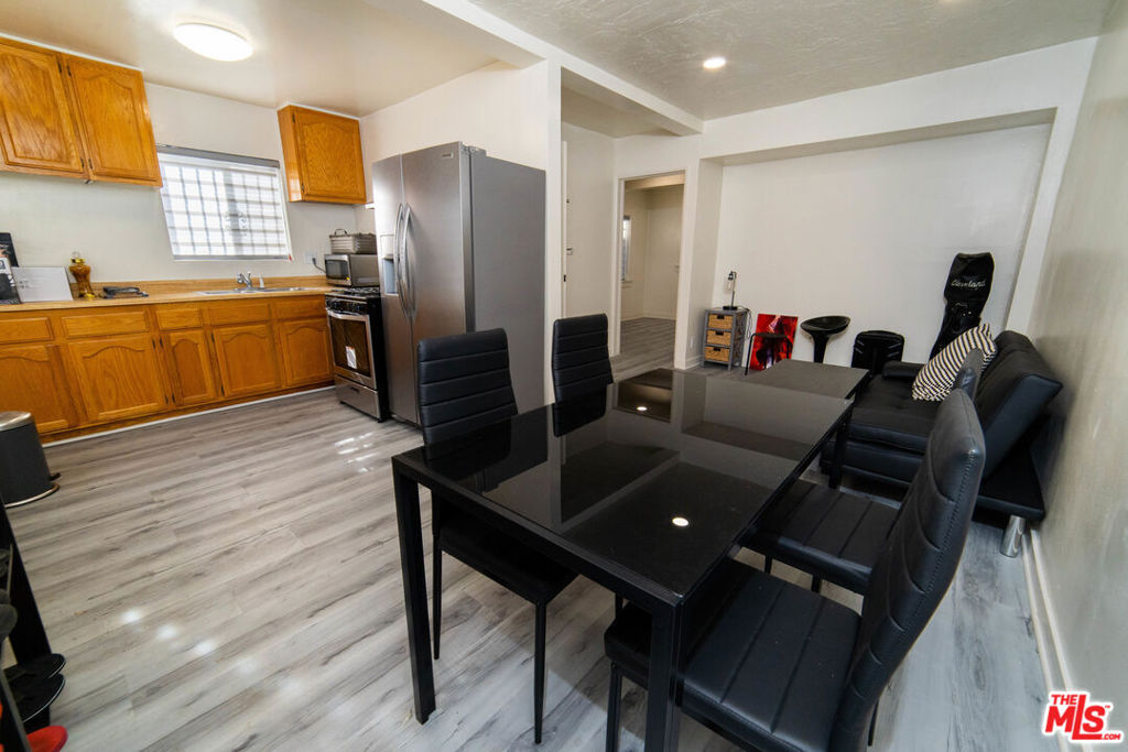 523 S Wilton Place Property Photo 17