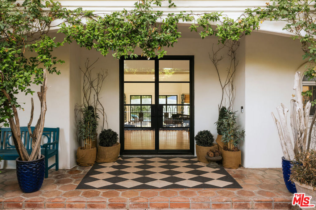 1285 Falling Star Avenue Property Photo 4