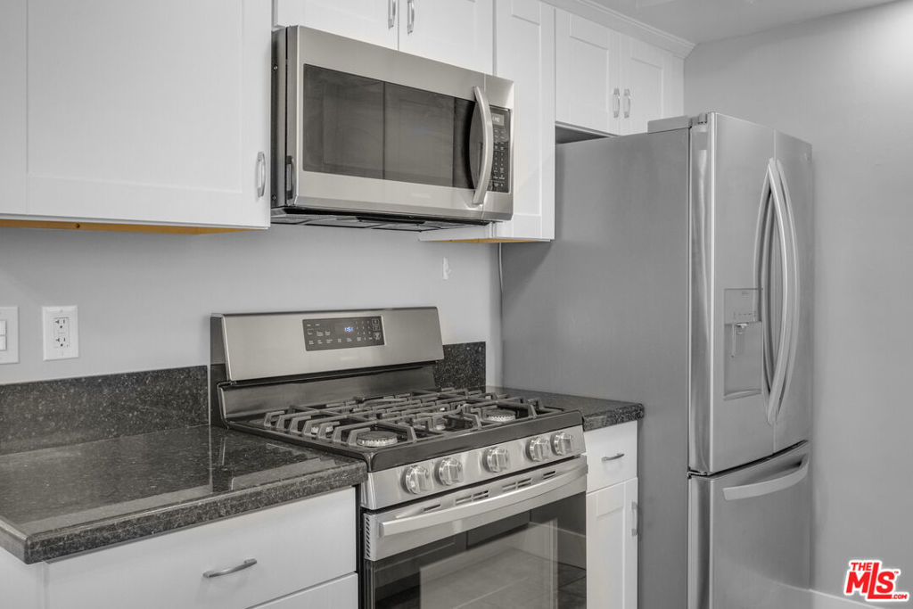 16144 W Sunset Boulevard #2 Property Photo 9