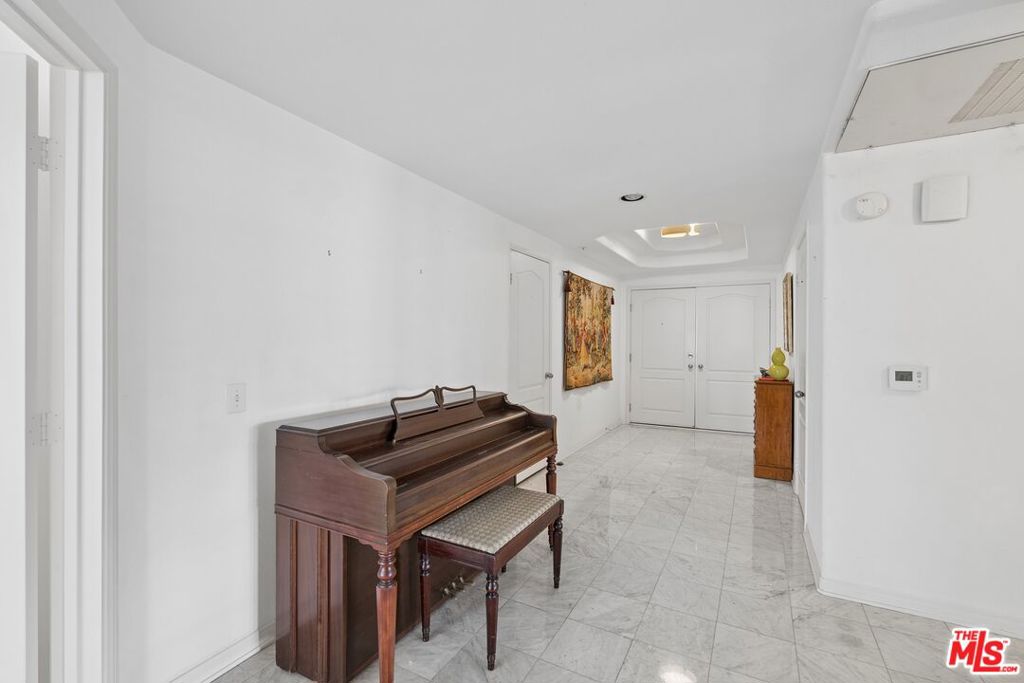 5224 Zelzah Avenue 209 Property Photo 15