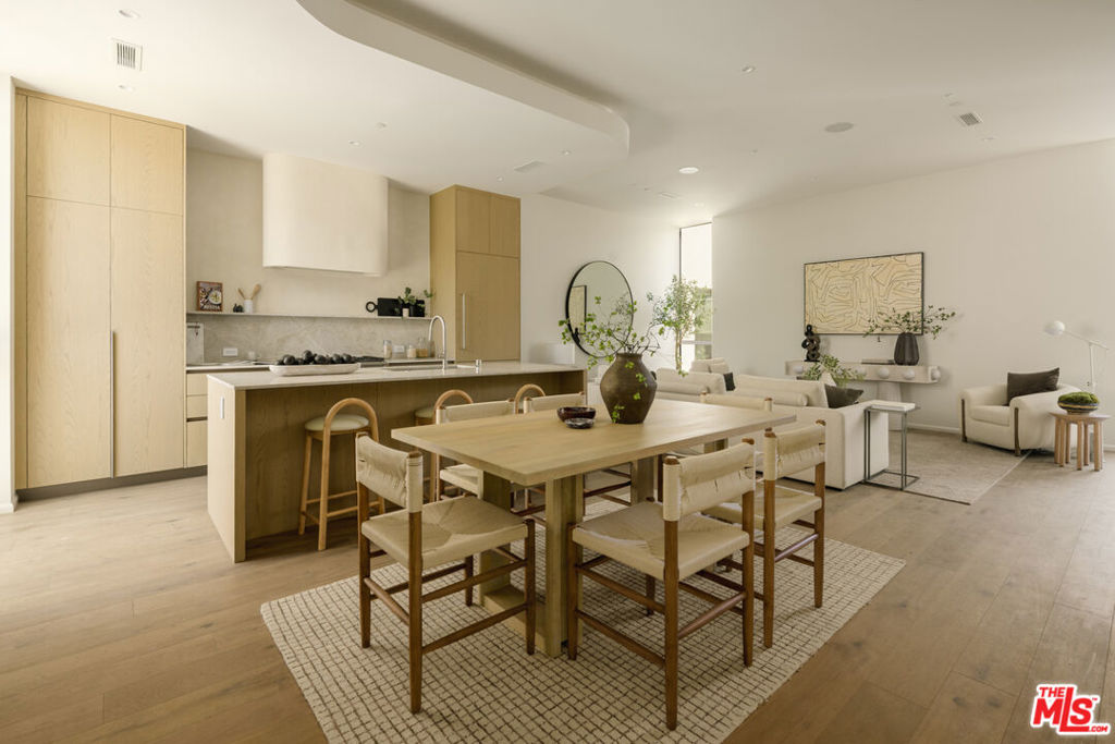 1125 Sanborn Avenue Property Photo 1