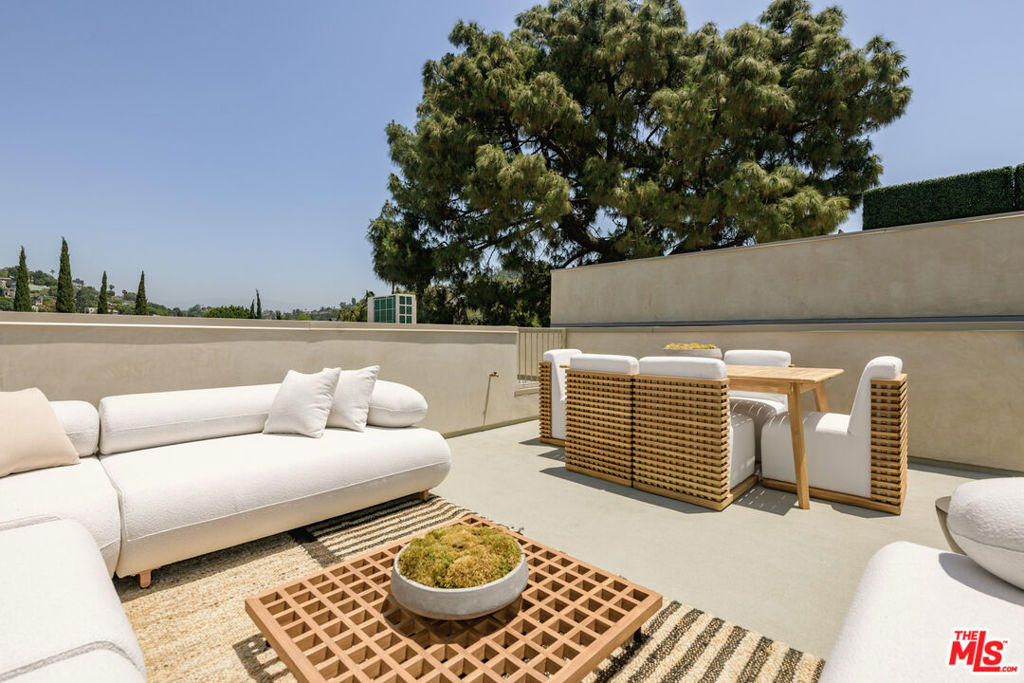 1125 Sanborn Avenue Property Photo 31