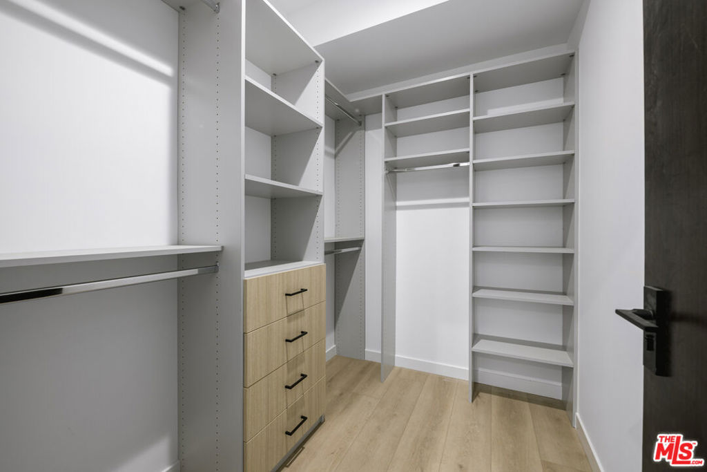 5851 Westside Crossing Lane Property Photo 15