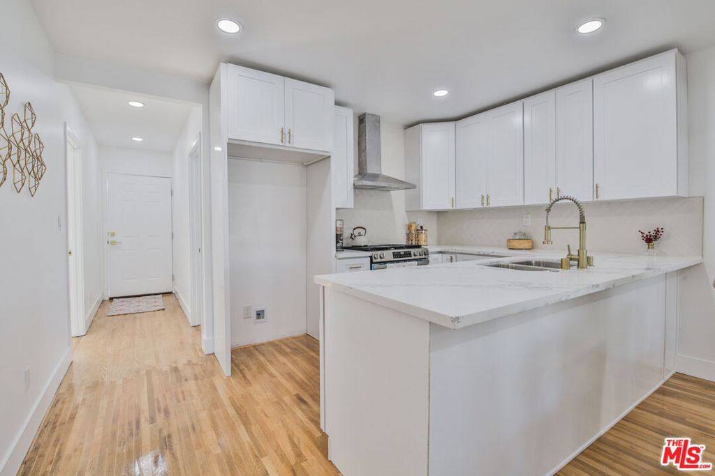 4328 Brighton Avenue Property Photo 11