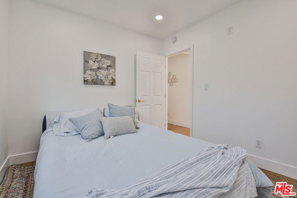 4328 Brighton Avenue Property Photo 16