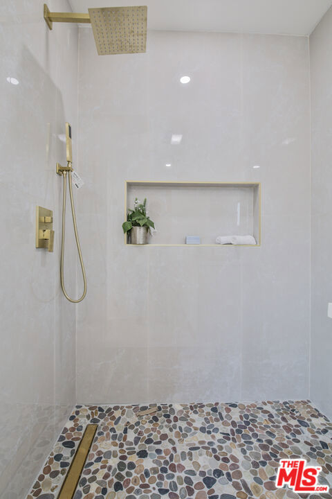 4328 Brighton Avenue Property Photo 24