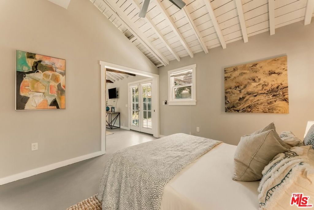 6607 De Longpre Avenue Property Photo 33