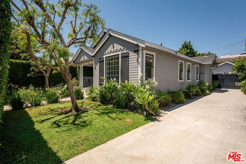 6607 De Longpre Avenue Property Photo 45