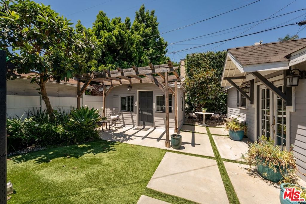 6607 De Longpre Avenue Property Photo 48