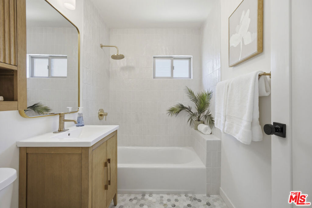 3010 Stockbridge Avenue Property Photo 11