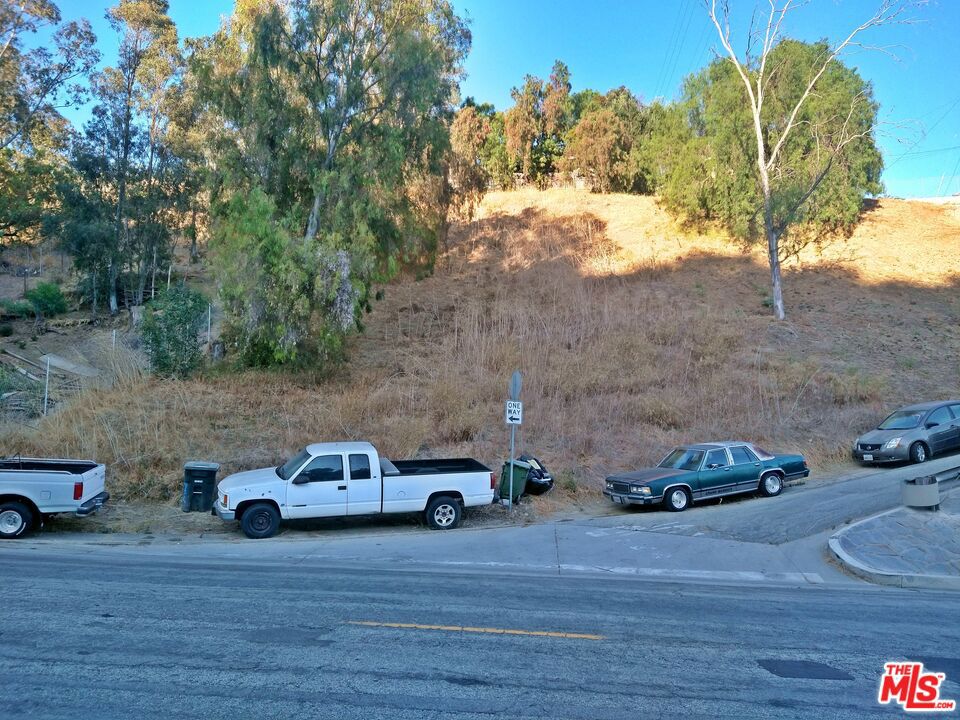 1000 N Gage Avenue Property Photo 3
