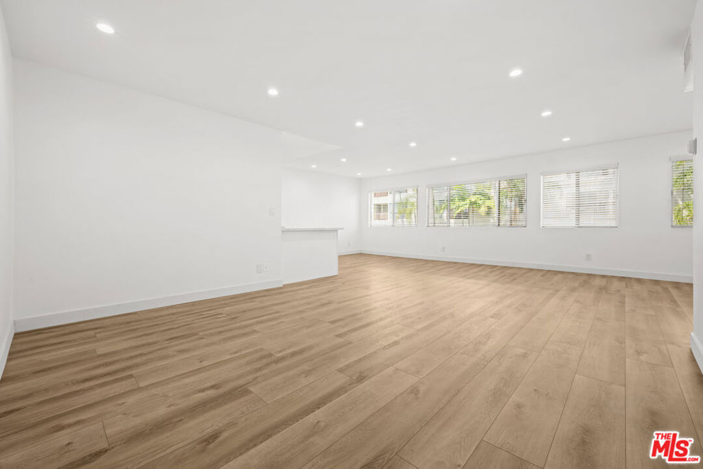 136 S Palm Drive 201 Property Photo 4