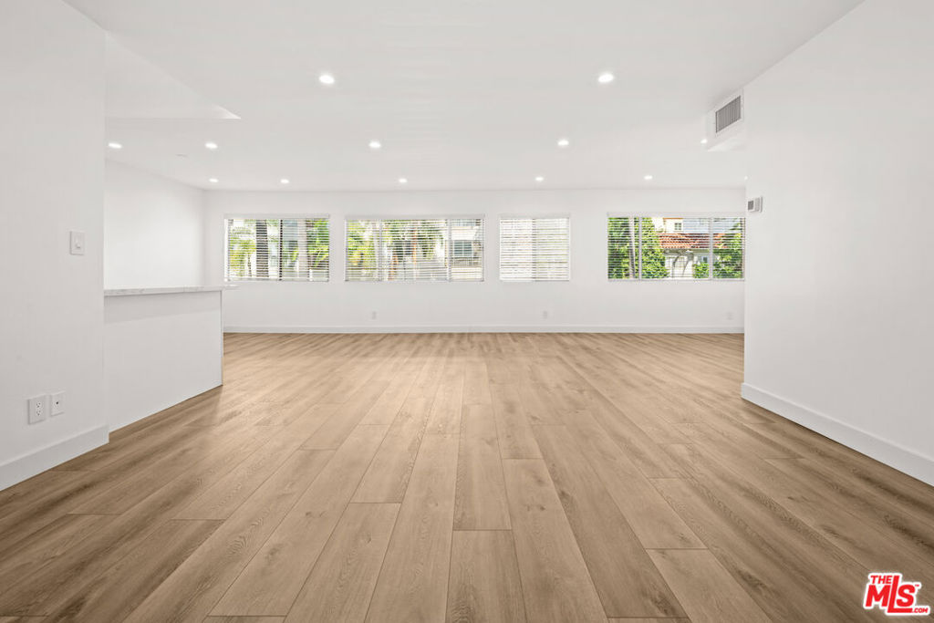 136 S Palm Drive 201 Property Photo 5