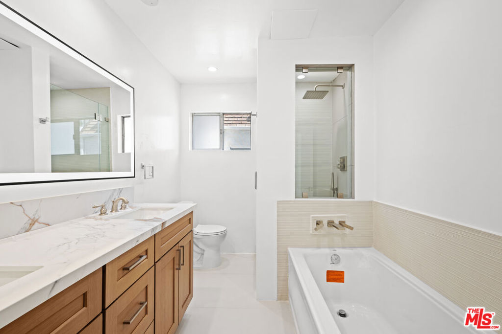 136 S Palm Drive 201 Property Photo 11