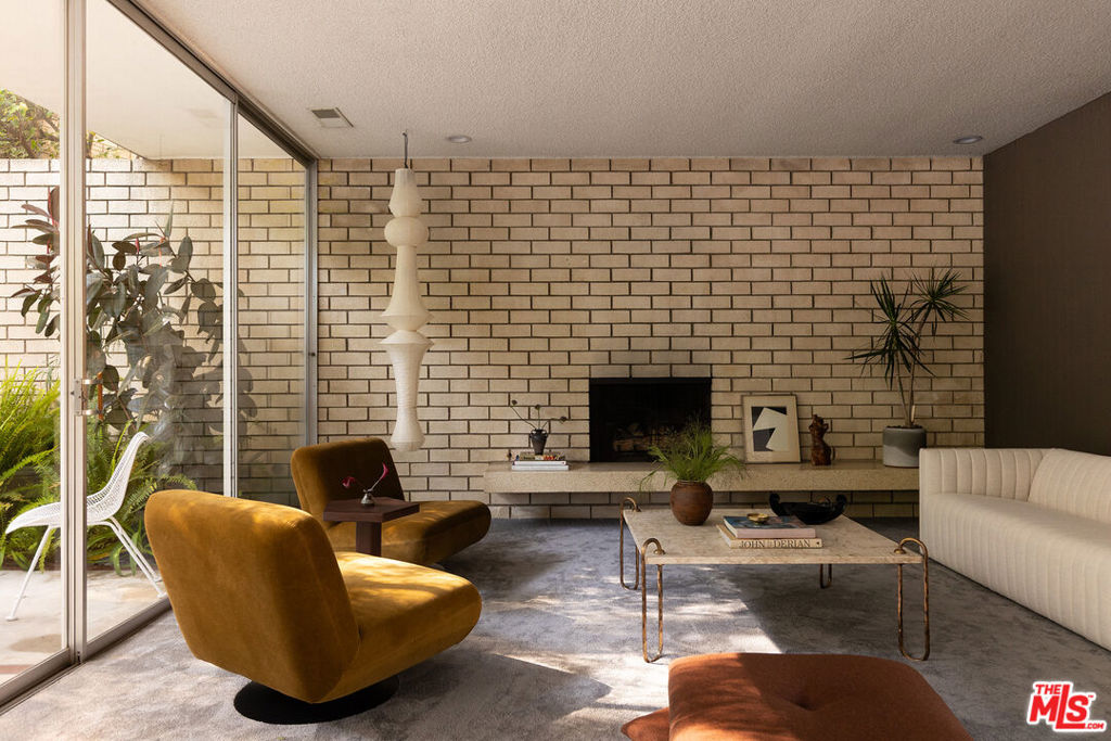 9080 Wonderland Park Avenue Property Photo 3