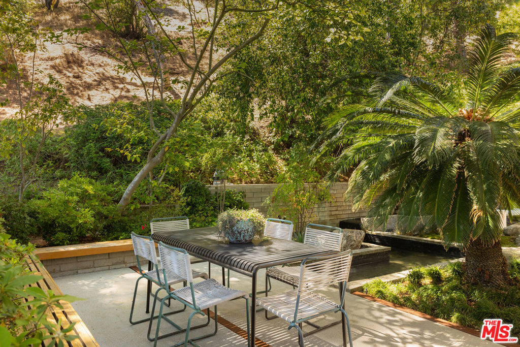 9080 Wonderland Park Avenue Property Photo 8