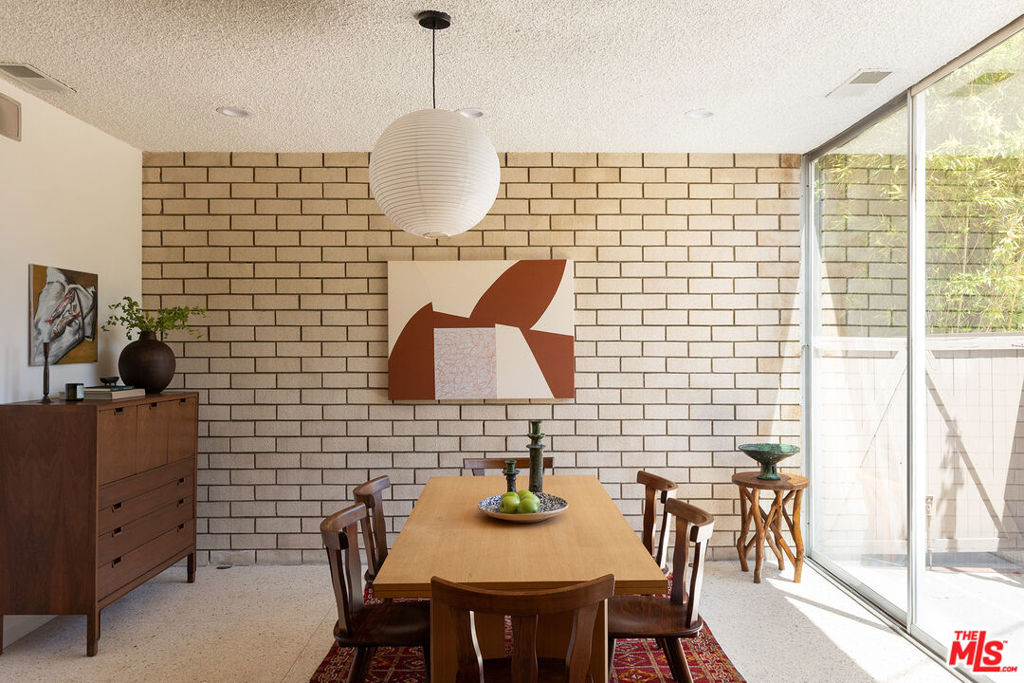 9080 Wonderland Park Avenue Property Photo 12