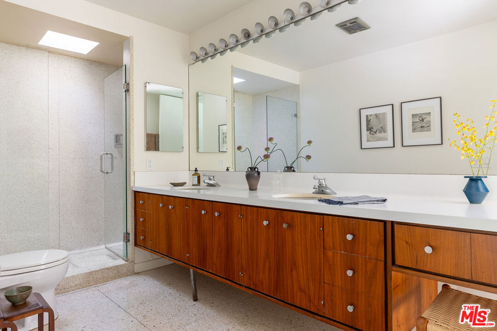 9080 Wonderland Park Avenue Property Photo 15