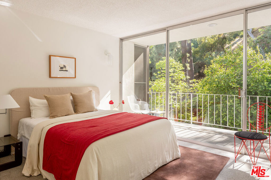 9080 Wonderland Park Avenue Property Photo 16