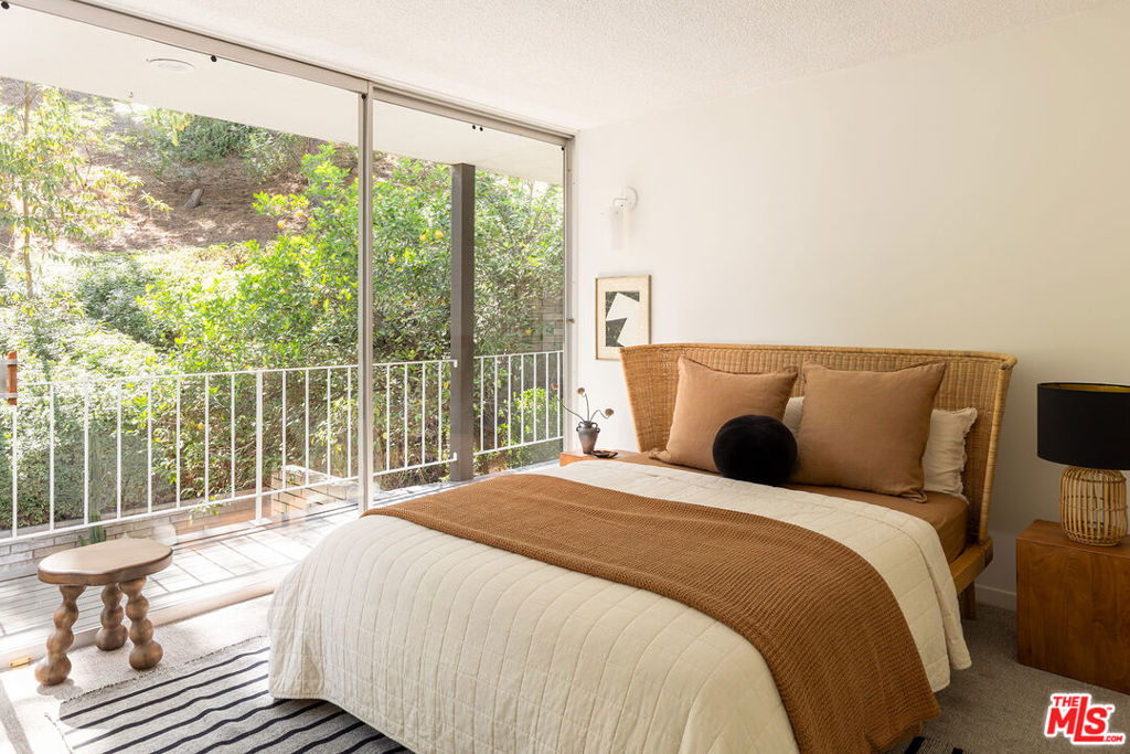 9080 Wonderland Park Avenue Property Photo 18