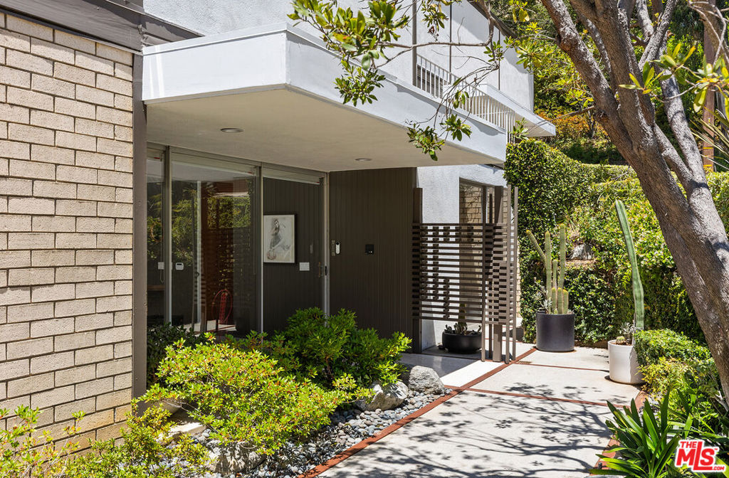 9080 Wonderland Park Avenue Property Photo 35