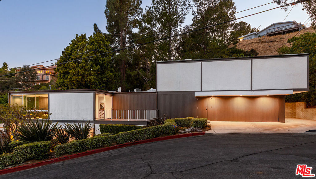 9080 Wonderland Park Avenue Property Photo 36
