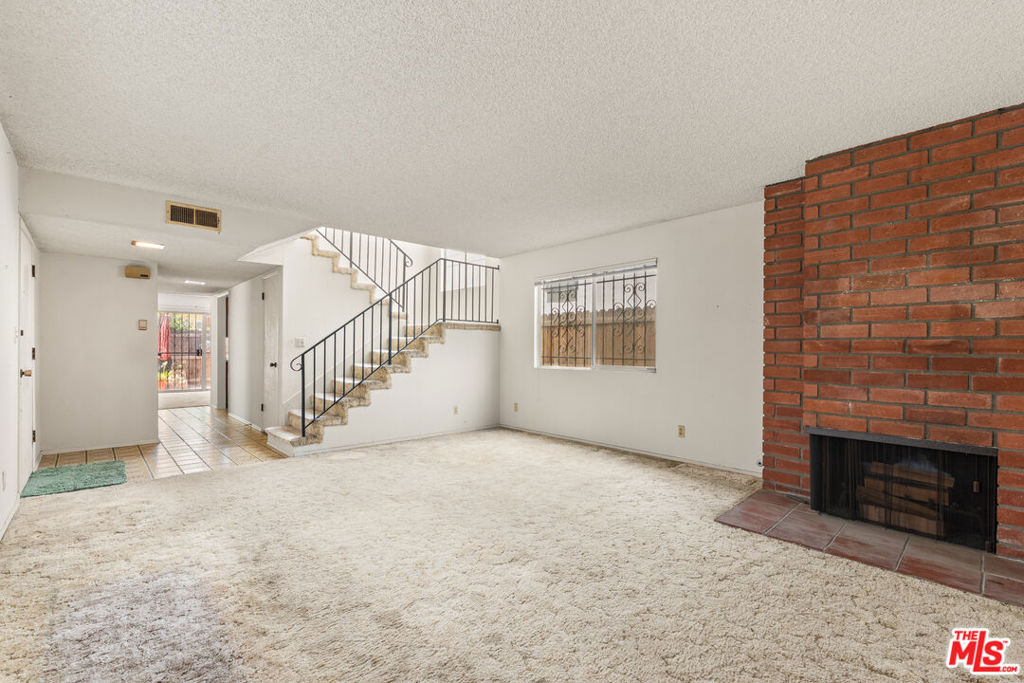 3221 Thatcher Avenue Property Photo 4