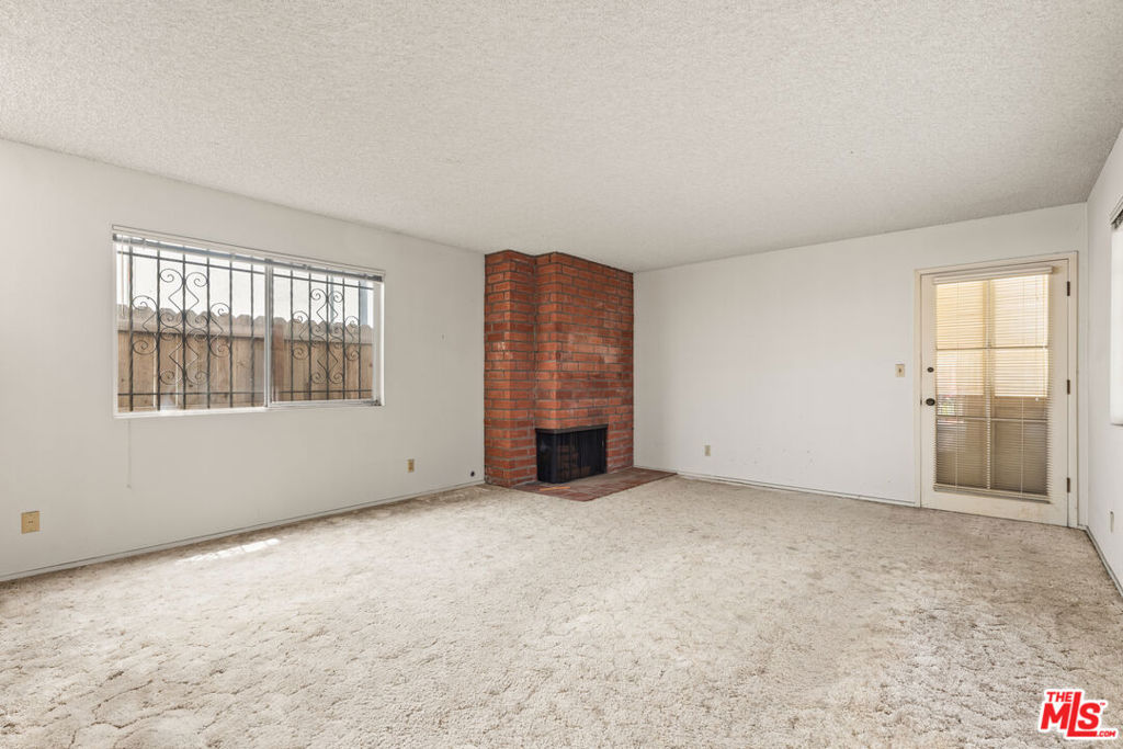 3221 Thatcher Avenue Property Photo 5