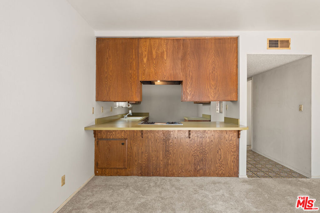 3221 Thatcher Avenue Property Photo 8